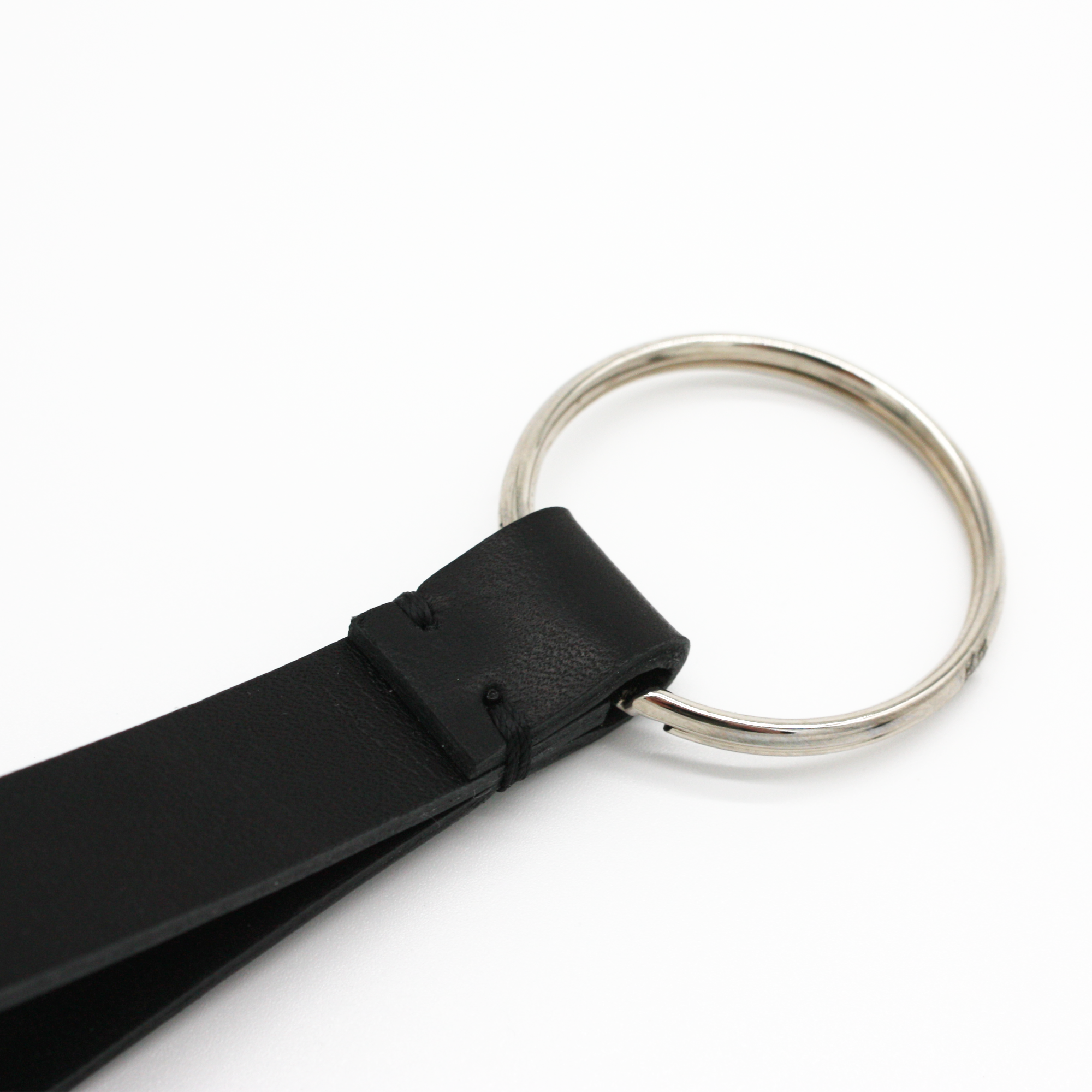 NIVA keychain | black